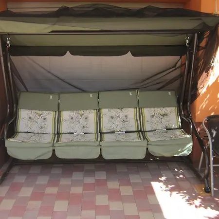 Alexandr Apartamento Alsópáhok